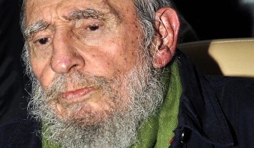 Fidel Castro na otvorení ateliéru v Havane.
