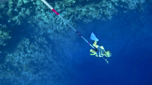 Potápať sa do hĺbky 10 metrov sa učil postupne. 