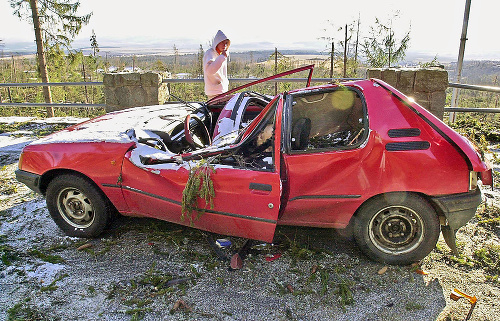 V privalenom aute zahynul v roku 2004 Miroslav Hromada.