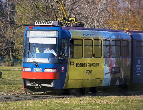 Pravňanskú dnes stretnete v jednej z bratislavských električiek.