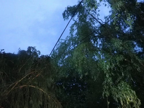 Takéto škody narobila búrka v okolí Bánoviec nad Bebravou.