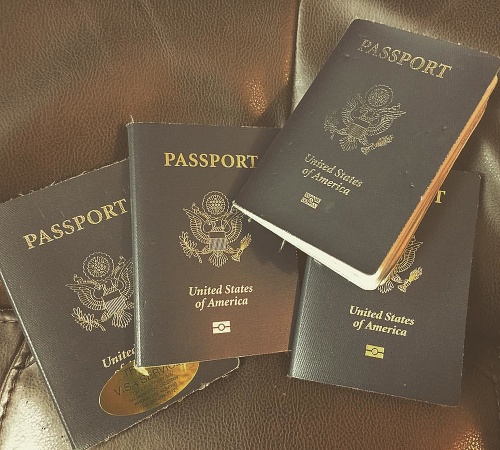 Cestovateľka zaplnila od minulého roka štyri pasy.