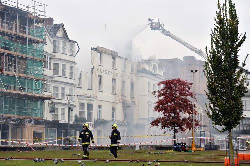 Požiar vážne poškodil hotel Royal Clarence, ktorý je považovaný v Anglicku za najstarší hotel.