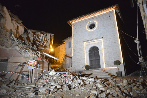 Taliansko opäť bojuje s následkami zemetrasenia.