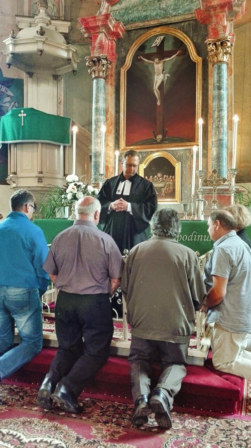 Evanjelický farár Marek Szabó (41) pôsobí v Príbovciach pri Martine.