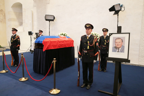 Štátny pohreb prezidenta Michala Kováča († 86) sa konal minulý týždeň v Bratislave.
