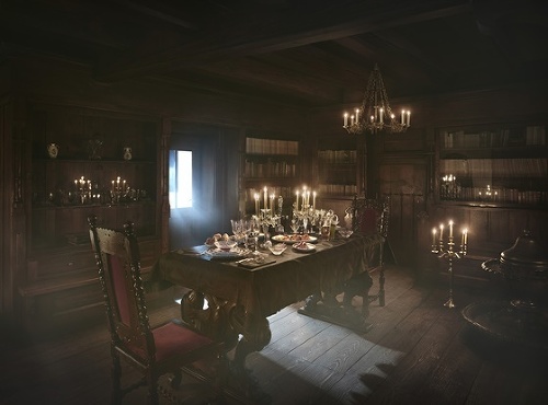 Hostia budú večerať v historickej jedálni pri sviečkach.
