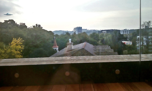 Chlapček svojím tabletom odfotil ufo nad Bratislavou.