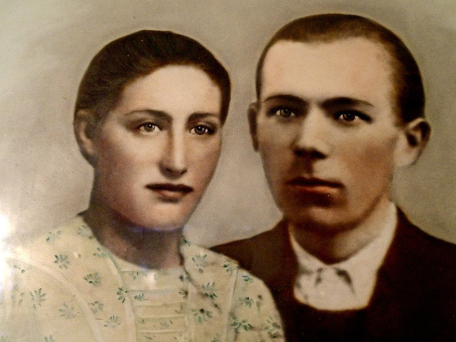 1930 - Mária s manželom Jozefom, ktorý jej zomrel, keď mala 33 rokov.
