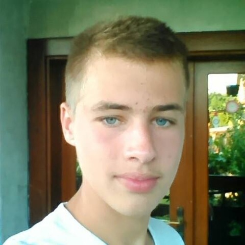 Peter (16) je obvinený z  toho, že zabil svoju internetovú známosť Rastislava († 43).