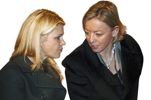 Sabine Kehmová a Corinna Schumacherová (vľavo) chránia informácie o Schumiho stave ako oko v hlave.
