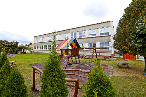 Základná škola v Ivanke pri Dunaji je kvôli dezinfekcii do utorka zatvorená.