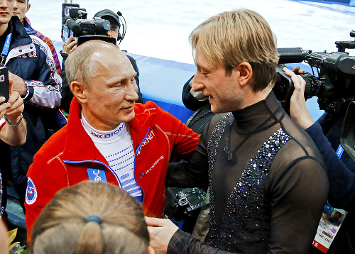 S Putinom zadobre: Kvôli Putinovi sa Pľuščenko po zranení objavil v roku 2014 na olympiáde v Soči.