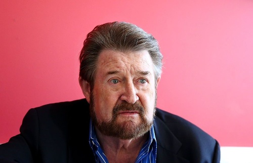 Derryn Hinch je známym austrálskym politikom.