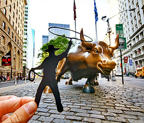 Kovboj z Wall Street - Ako správne chytiť v New Yorku býka za rohy? No predsa po kovbojsky, lasom. 