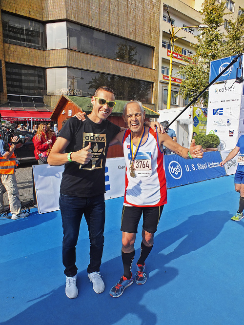 Olympionik Tóth (33) s otcom Viliamom (60), ktorý odbehol polmaratón.
