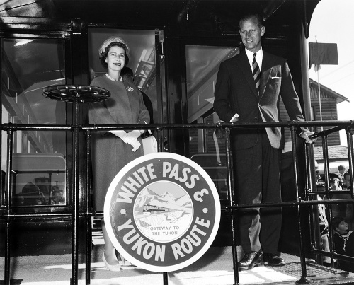 1959 - Kráľovná Alžbeta II. sa s manželom v parnom vlaku dlho nezdržala. 