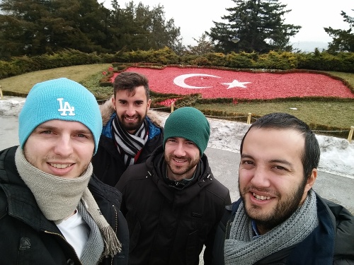Miloš je v tureckej Ankare v rámci dobrovoľníckeho programu.