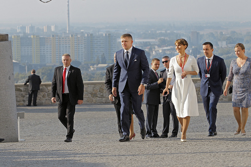 Premiér Robert Fico prišiel na Bratislavský hrad ako prvý.