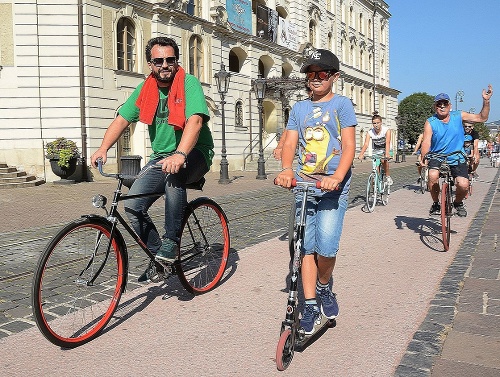 Na čele pelotónu retro bicyklov bol hudobník Marián Čekovský.