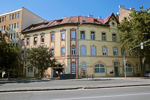 Remišová vlastní aj byt na Karadžičovej ulici.
