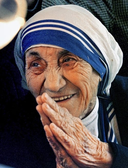 Matka Tereza: V roku 1979 dostala Nobelovu cenu mieru, v nedeľu ju pápež František vyhlási za svätú.