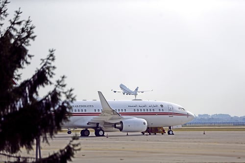 Letisko M. R. Štefánika. Bratislava, 29. augusta, 9:44 hod.: Vládca odletel súkromným lietadlom, ďalšie zostalo na letisku.