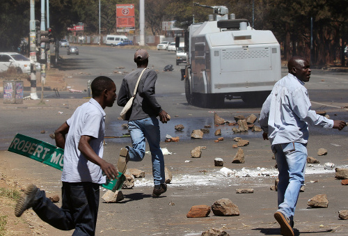 Nepokoje v Zimbabwe narastajú. 