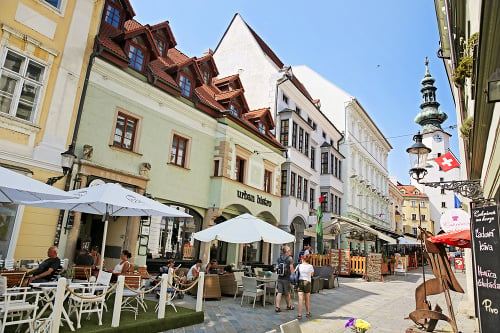 Tu bývajú: Zaľúbenci našli domov v bratislavskom Starom Meste.