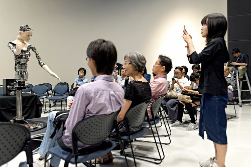 REVOLUČNÝ: Návštevníci Národného múzea v Tokiu boli z Altera nadšení.