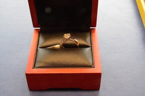 Krásny prsteň už vrátili majiteľke zlatníctva. 