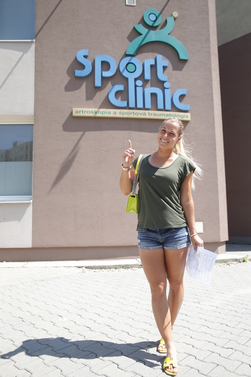 Dominika Cibulková zamierila z Montrealu priamo na vyšetrenie do bratislavského Sportclinic.