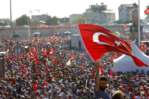 Turci spoločne odsúdili pokus o prevrat.