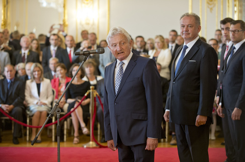 Na snímke sprava prezident SR Andrej Kiska a Slovenského olympijského výboru (SOV) František Chmelár.