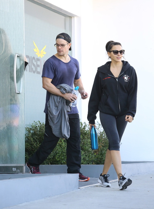 Matt Damon chodí s manželkou Lucianou aj do fitness centra.