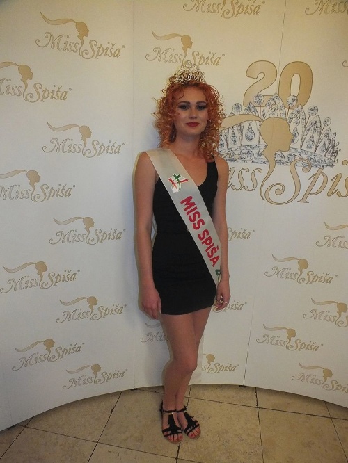  Denisa Hojnošová (19) zabodovala v konkurencii 9 finalistiek a poklonu jej zložil aj spevák Peter Cmorik (36).