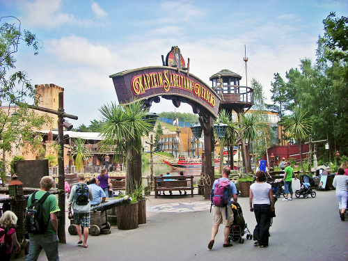 Zoo so zábavným parkom  v meste Kristiansand je najväčšia v Nórsku.