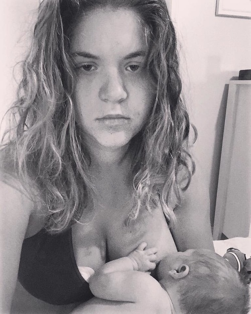 Amanda zverejnila fotky ako vyzerá materstvo bez cenzúry.