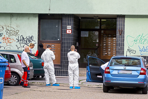 Telo ženy ležalo v panelákovom byte takmer štyri dni.