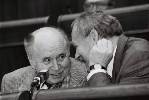 Ivan Gašparovič (vpravo) 12. 12. 1996 prosil Augustína M. Húsku o záskok.