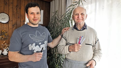 Martin Kula (32, vľavo) so svojím dedom Rudolfom Penkalom (83).