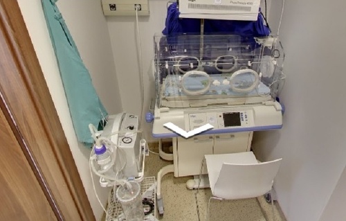 Klinika má k dispozícii špecializované zariadenie pre novorodencov.