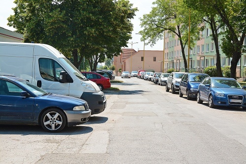 Parkovanie sa má v Košiciach rozšíriť od 1. júla, ak poslanci schvália prenájom pozemkov.