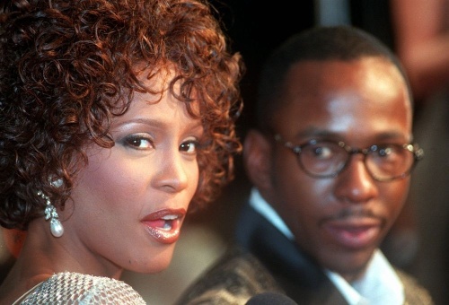 Práve exmanžel Whitney Bobby Brown prispel k tomu, že speváčka prepadla drogám.