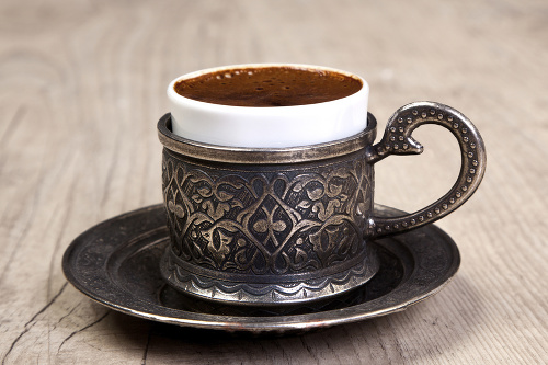 Pozor na srdce: Obľúbený turek obsahuje najviac kofeínu zo všetkých káv.