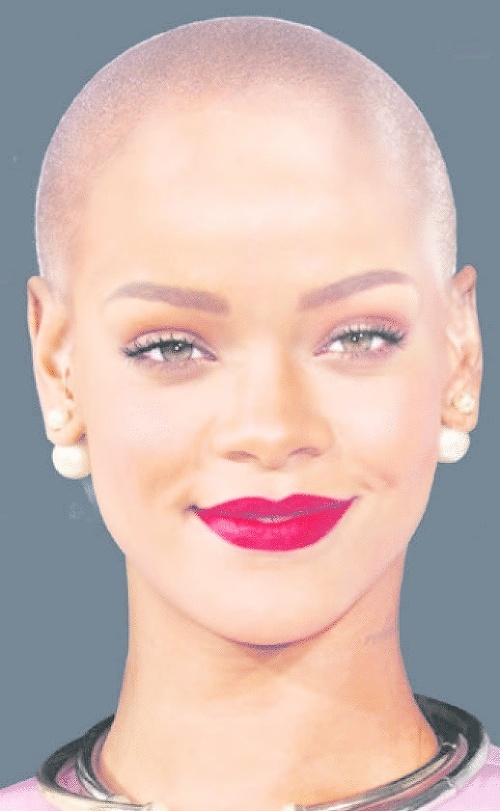 Takto by vyzerala Rihanna bez vlasov. 