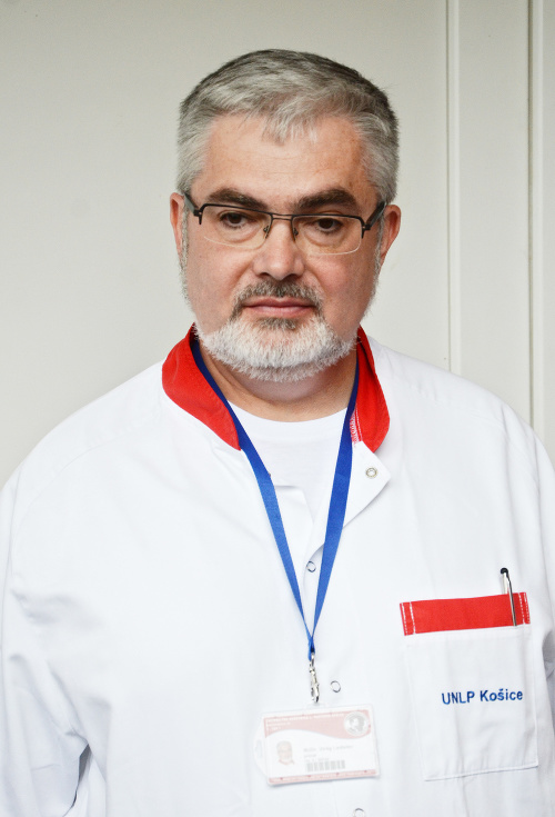 Primár kliniky Ladislav Virág potvrdil lokálnu epidémiu.
