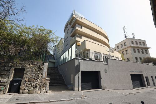 V tejto bratislavskej bytovke sídlil Borec aj fi rma spájaná s Panamskou kauzou.