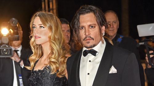 Depp sa v roku 2015 oženil s krásnou Amber Heard.