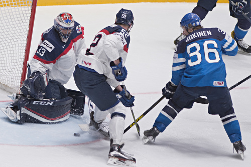 Na snímke zľava Július Hudáček, Martin Marinčin (OBAJA Slovensko) a Jussi Jokinen (Fínsko).